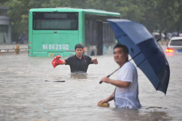 鄭州特大暴雨千年一遇圖片